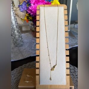 Elegant Gold Necklace with Pearl Accents